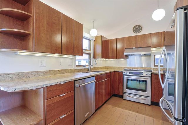 1022 Hatch Street, Cincinnati, OH 45202
