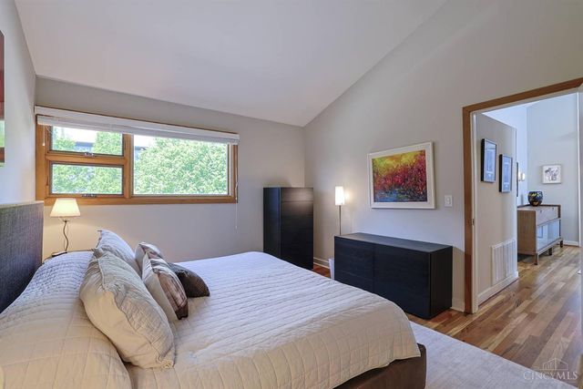 1022 Hatch Street, Cincinnati, OH 45202