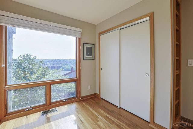 1022 Hatch Street, Cincinnati, OH 45202