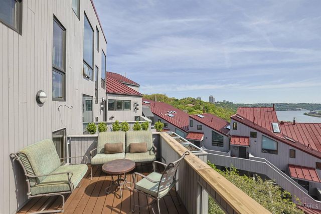 1022 Hatch Street, Cincinnati, OH 45202