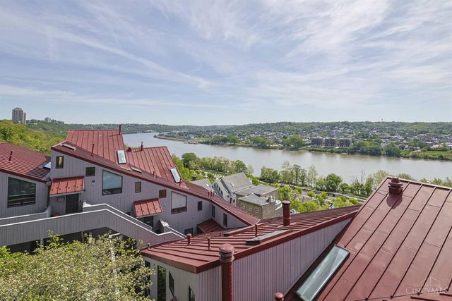 1022 Hatch Street, Cincinnati, OH 45202