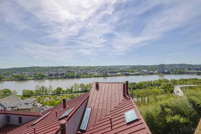 1022 Hatch Street, Cincinnati, OH 45202