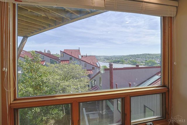 1022 Hatch Street, Cincinnati, OH 45202
