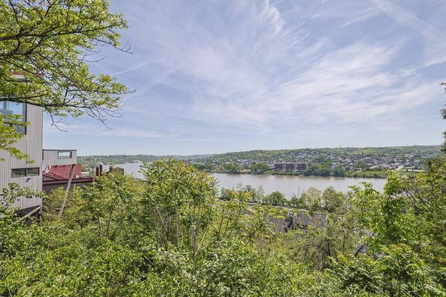 1022 Hatch Street, Cincinnati, OH 45202