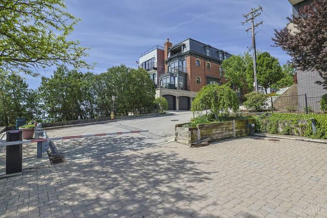 1022 Hatch Street, Cincinnati, OH 45202