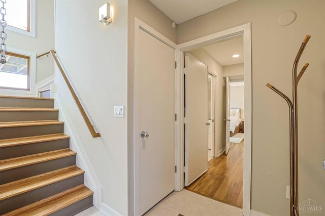 1022 Hatch Street, Cincinnati, OH 45202