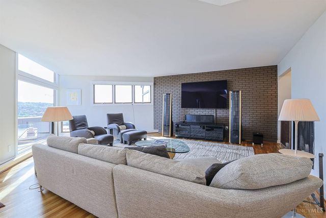 1022 Hatch Street, Cincinnati, OH 45202