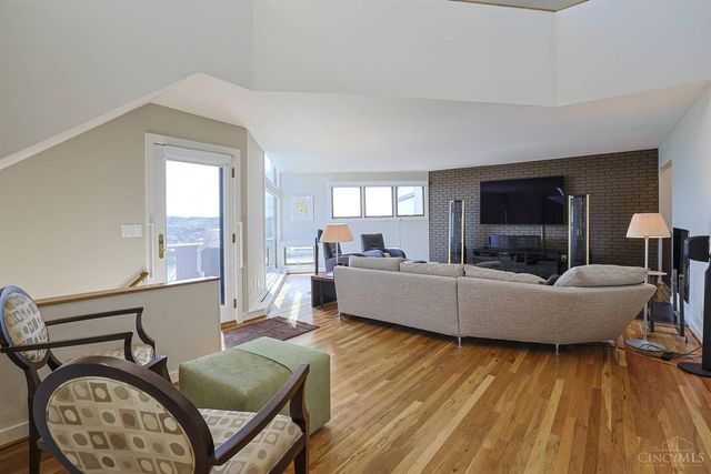 1022 Hatch Street, Cincinnati, OH 45202
