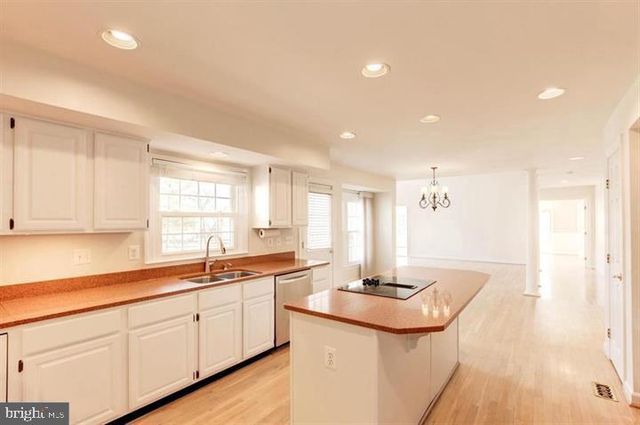 14213 FLORAL PARK DR, North Potomac, MD 20878