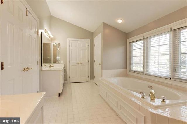 14213 FLORAL PARK DR, North Potomac, MD 20878