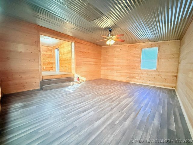 107 W Carter Street, Sperry, OK 74073