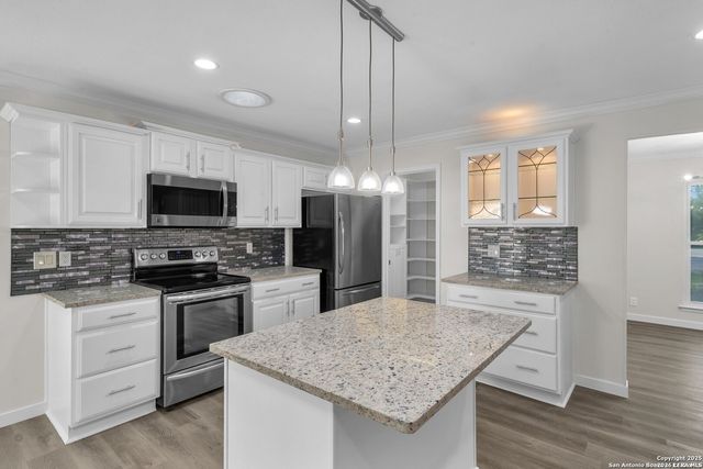 6850 Agua Calientes, San Antonio, TX 78239