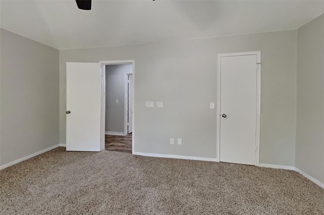 38 Still Corner Place, Spring, TX 77381