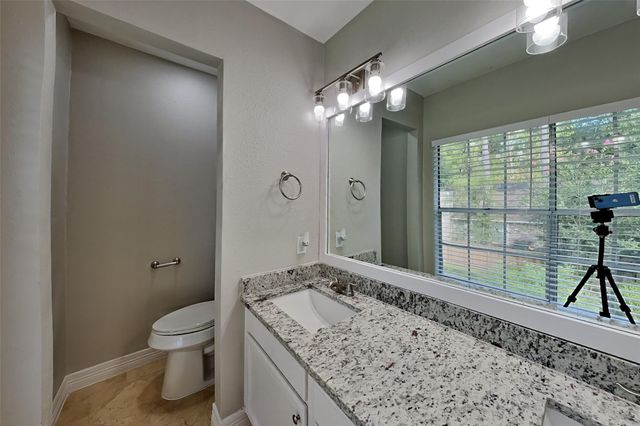 38 Still Corner Place, Spring, TX 77381