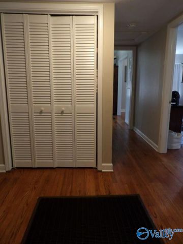 2009 8th Street SE, Decatur, AL 35601
