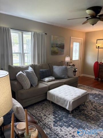 2009 8th Street SE, Decatur, AL 35601