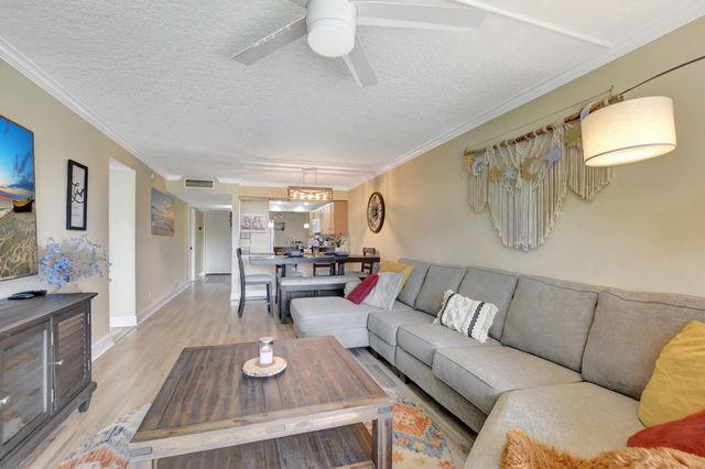 14 Royal Palm Way 102, Boca Raton, FL 33432