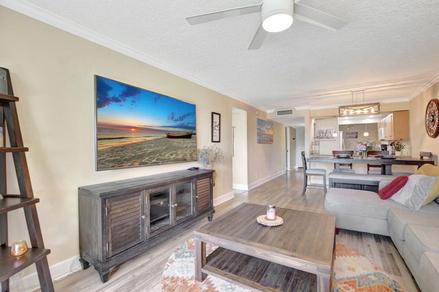 14 Royal Palm Way 102, Boca Raton, FL 33432