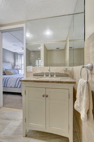 14 Royal Palm Way 102, Boca Raton, FL 33432