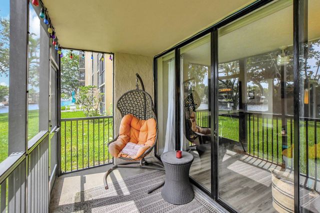 14 Royal Palm Way 102, Boca Raton, FL 33432