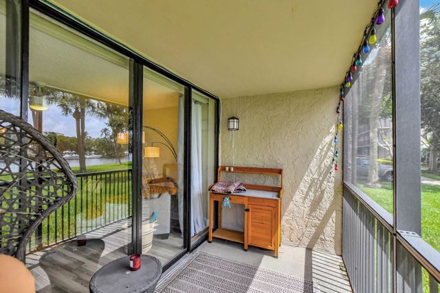 14 Royal Palm Way 102, Boca Raton, FL 33432