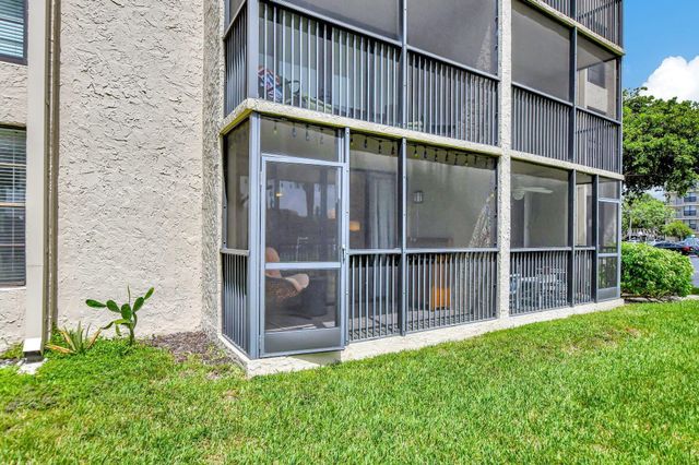 14 Royal Palm Way 102, Boca Raton, FL 33432