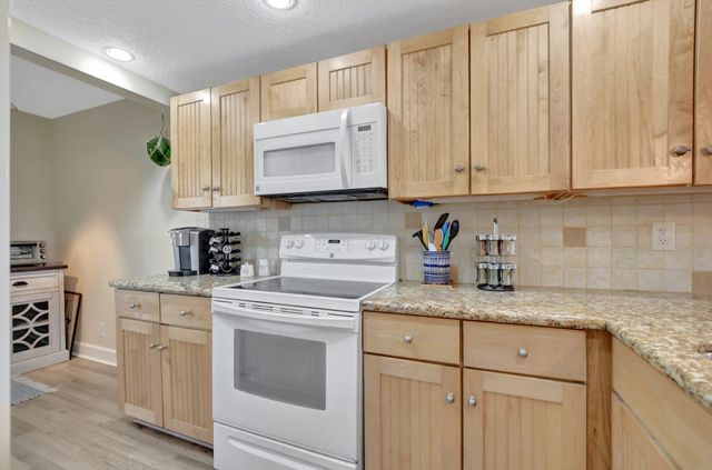 14 Royal Palm Way 102, Boca Raton, FL 33432