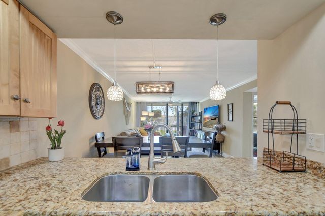 14 Royal Palm Way 102, Boca Raton, FL 33432