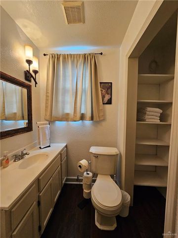 2704 N 6th Street, Mcallen, TX 78501