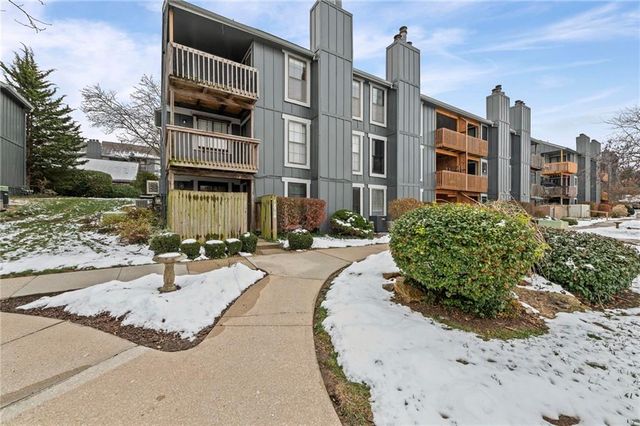 12708 W 110th Terrace, Overland Park, KS 66210