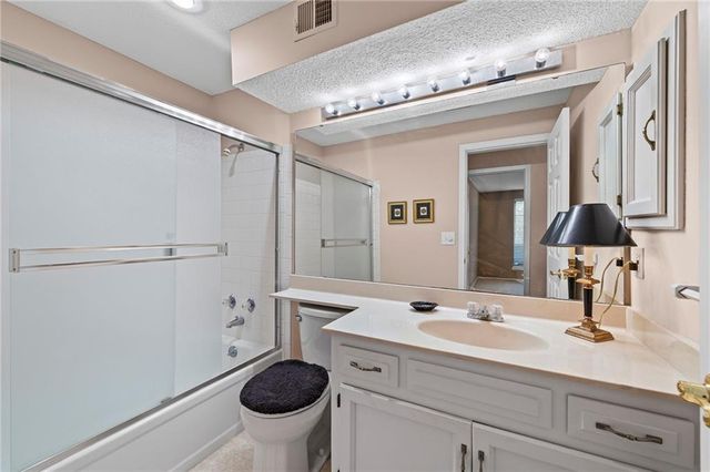 12708 W 110th Terrace, Overland Park, KS 66210