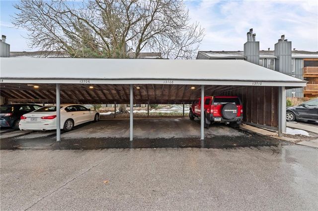 12708 W 110th Terrace, Overland Park, KS 66210