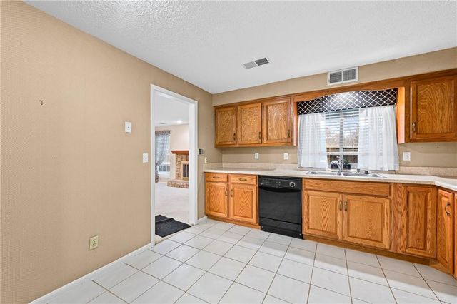 12708 W 110th Terrace, Overland Park, KS 66210