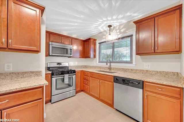 30248 Rosebriar Street, Saint Clair Shores, MI 48082