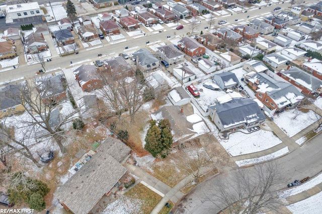 30248 Rosebriar Street, Saint Clair Shores, MI 48082