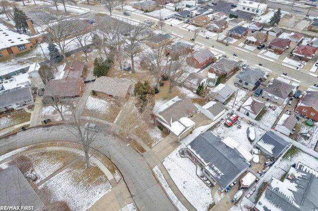 30248 Rosebriar Street, Saint Clair Shores, MI 48082