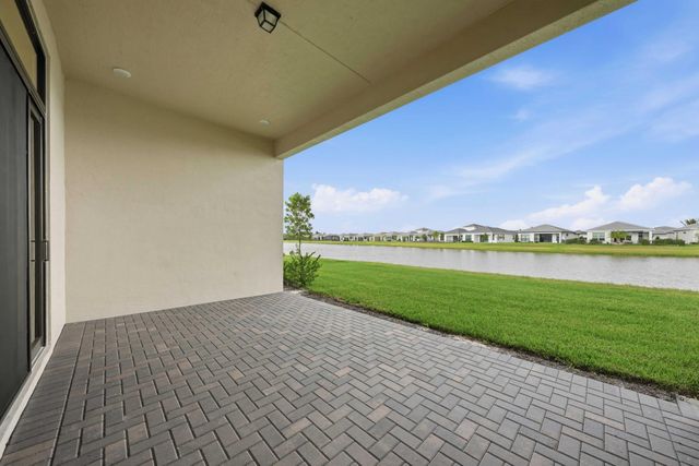 5374 Saint Armands Way, Westlake, FL 33470