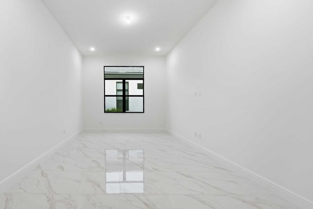 5374 Saint Armands Way, Westlake, FL 33470