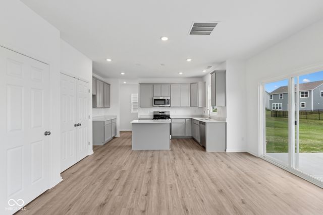 4050 Dutton Drive, Bargersville, IN 46106