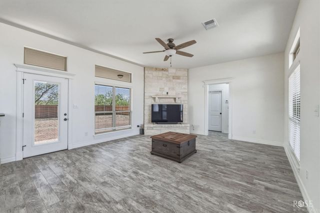 9503 Grey Wolf Lane, Grape Creek, TX 76901