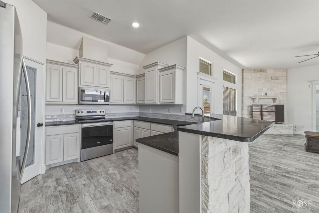 Image 14 of property listing at 9503 Grey Wolf Lane, San Angelo, TX 76901