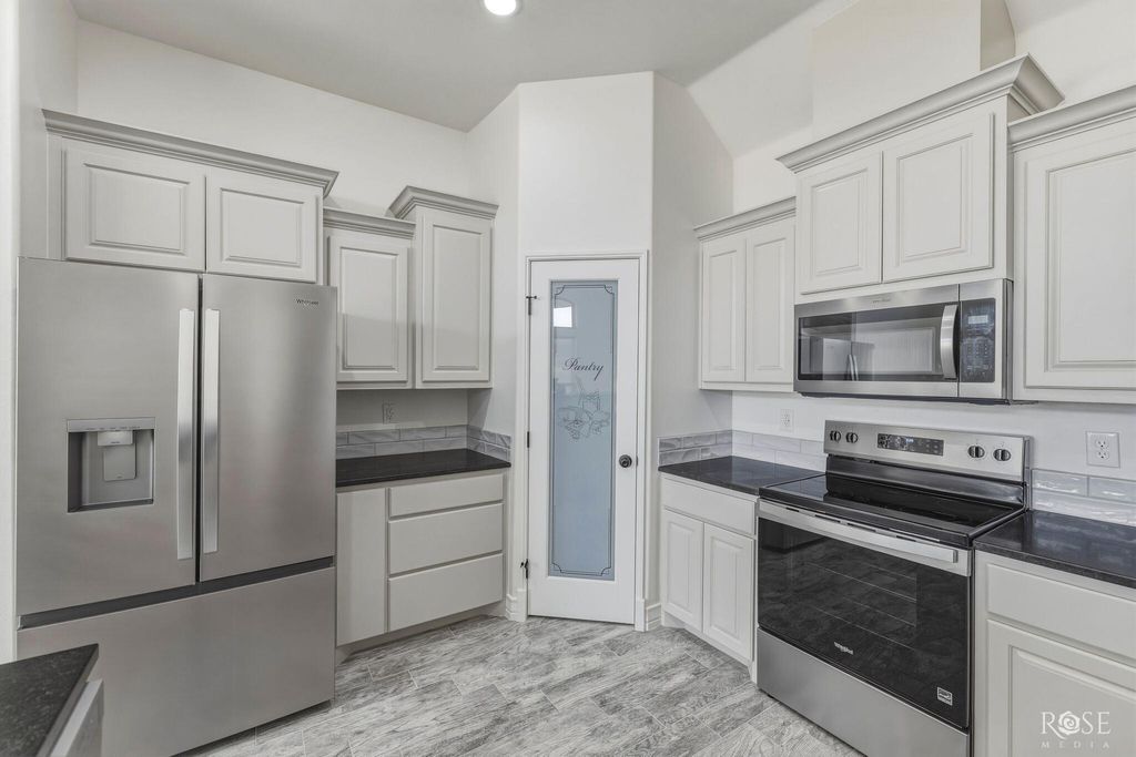Image 16 of property listing at 9503 Grey Wolf Lane, San Angelo, TX 76901