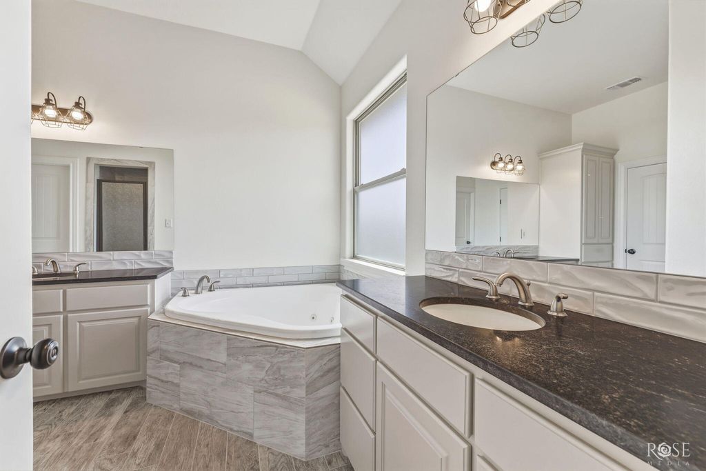 Image 19 of property listing at 9503 Grey Wolf Lane, San Angelo, TX 76901