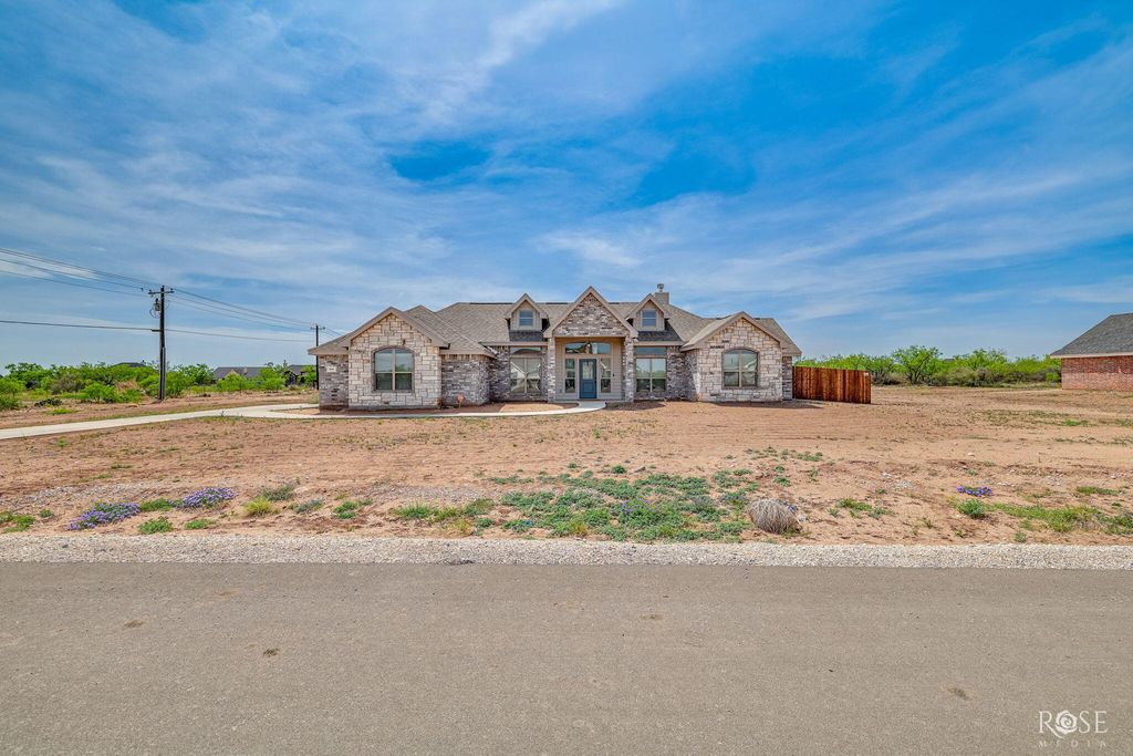 Image 2 of property listing at 9503 Grey Wolf Lane, San Angelo, TX 76901