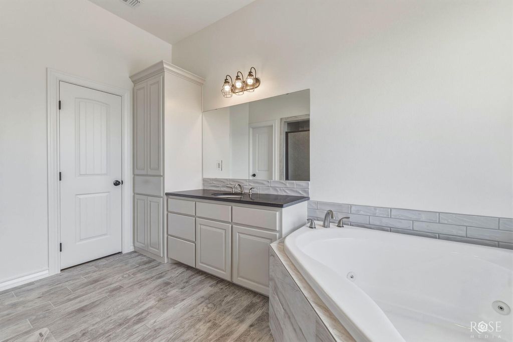 Image 20 of property listing at 9503 Grey Wolf Lane, San Angelo, TX 76901