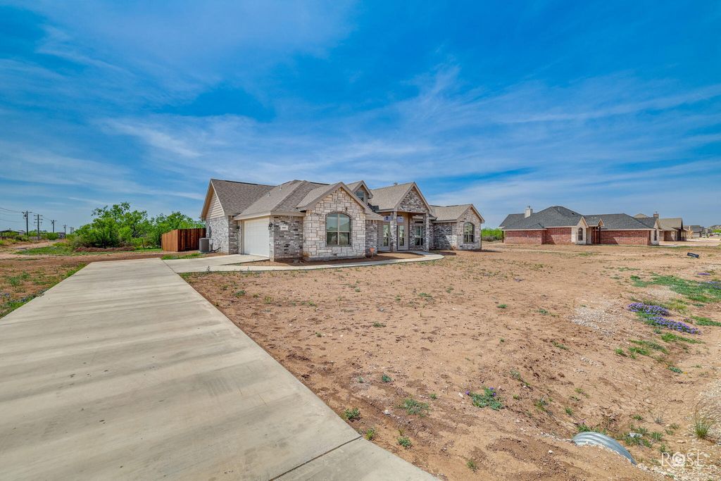 Image 3 of property listing at 9503 Grey Wolf Lane, San Angelo, TX 76901