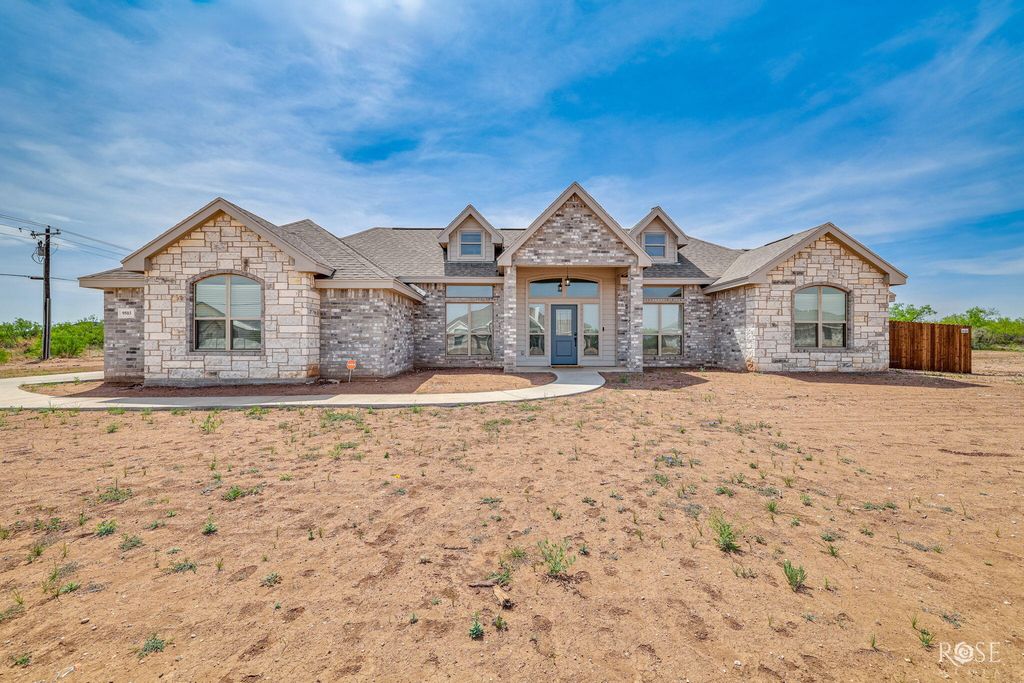Image 5 of property listing at 9503 Grey Wolf Lane, San Angelo, TX 76901