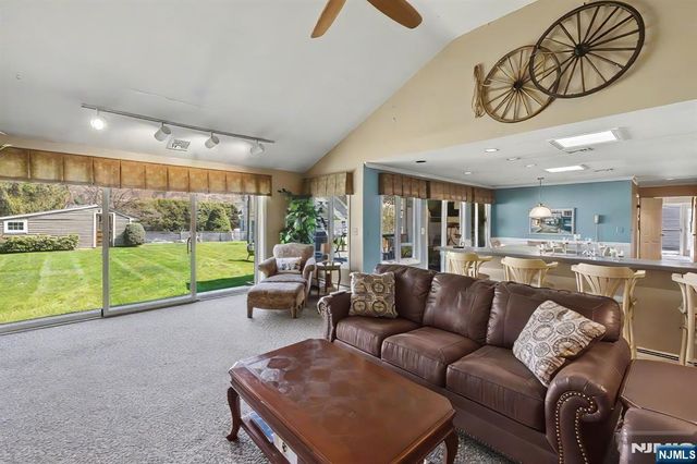 47 Broadway, Woodcliff Lake, NJ 07677