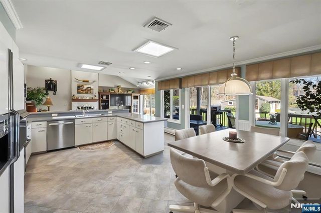 47 Broadway, Woodcliff Lake, NJ 07677