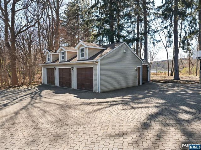47 Broadway, Woodcliff Lake, NJ 07677